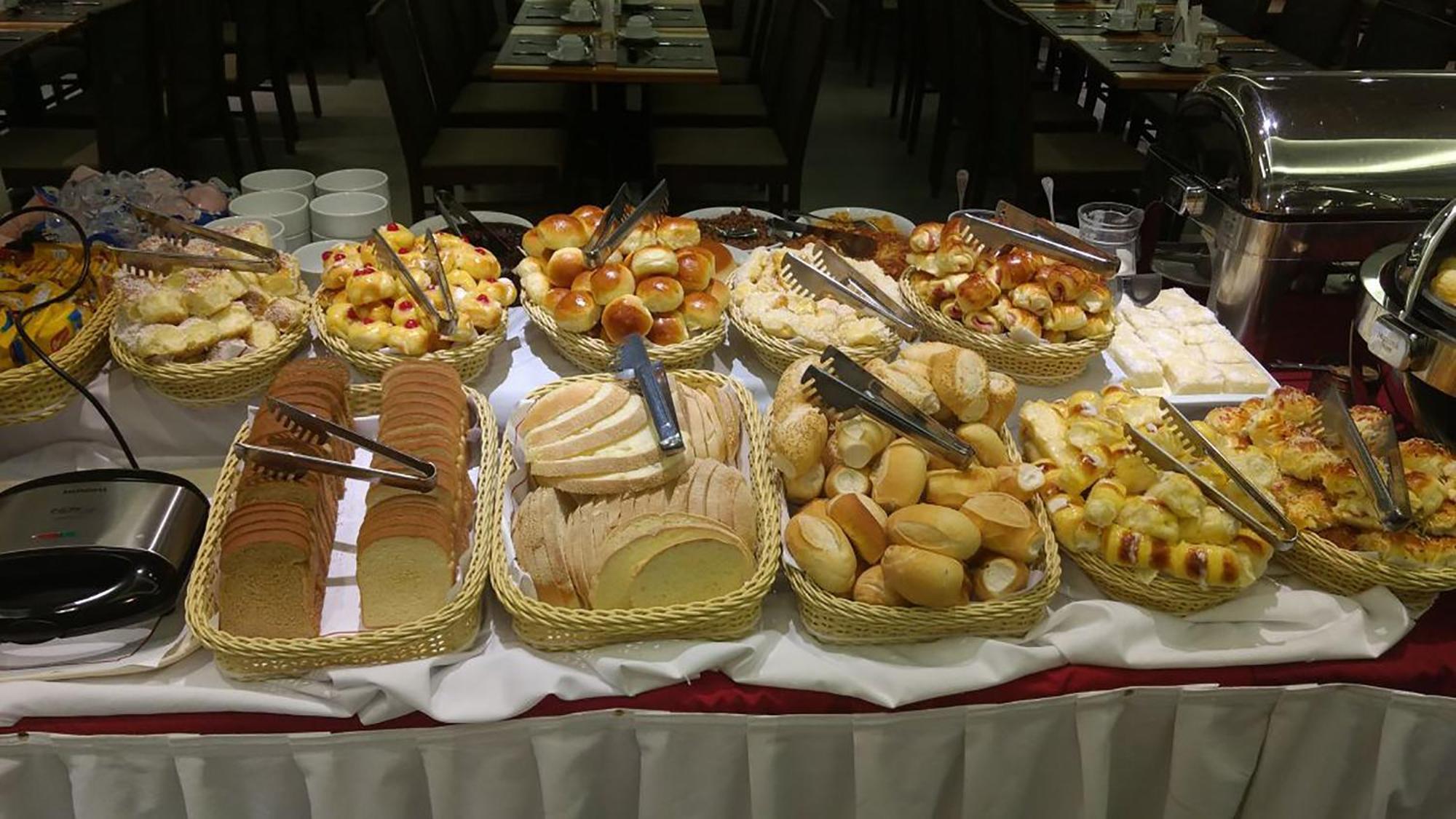 Hotel Atlantico Travel Copacabana Рио-де-Жанейро Экстерьер фото Bread and pastry buffet