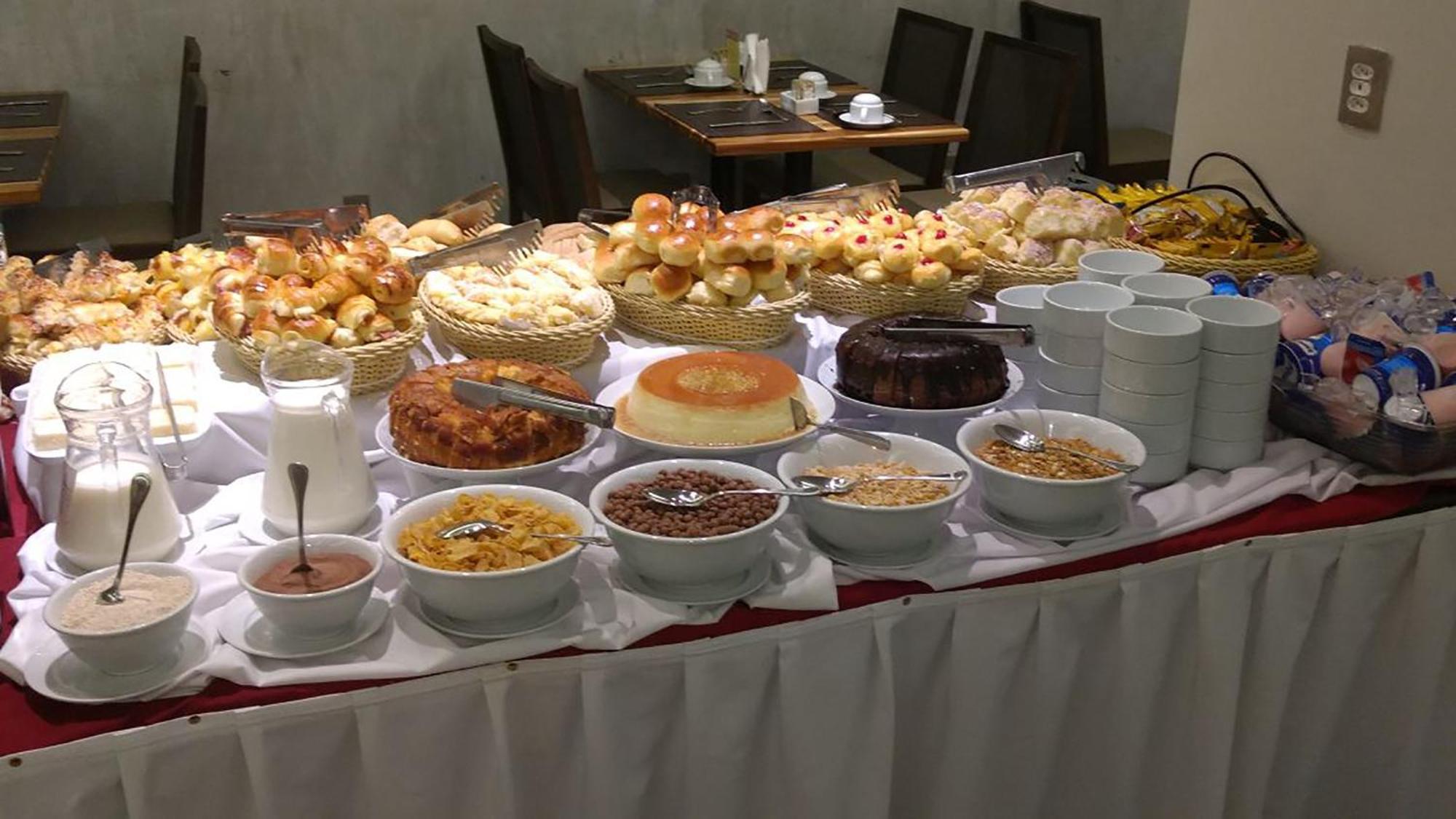 Hotel Atlantico Travel Copacabana Рио-де-Жанейро Экстерьер фото Breakfast buffet
